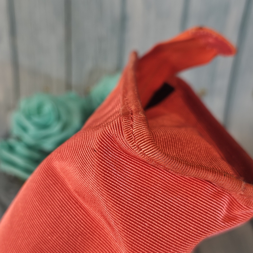 π₯Valentino Garavani Clutch/Zippered Vintage Canvas Coral Red Bagπ₯ - Picture 10 of 15